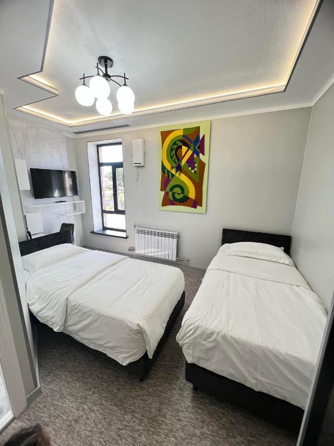 Mongu Hotel カラコル エクステリア 写真