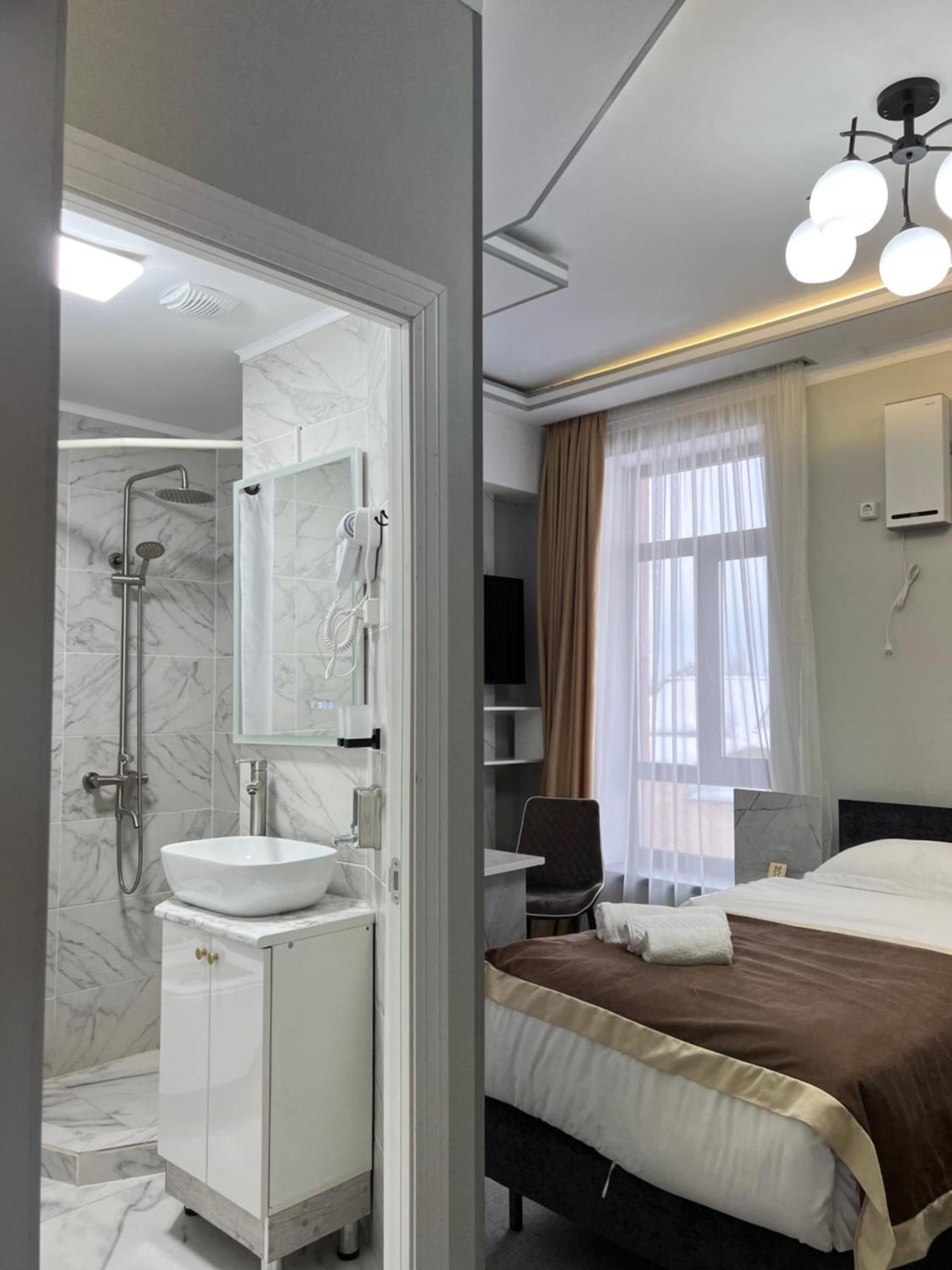 Mongu Hotel カラコル エクステリア 写真